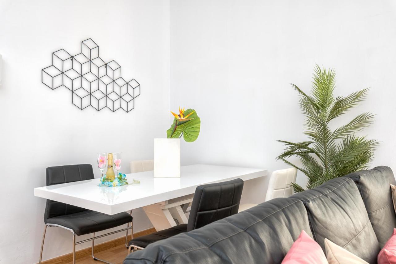 Apartmán Atico Con Terraza Ac 1Hab En El Centro Y Piscina Comunitaria Màlaga Exteriér fotografie