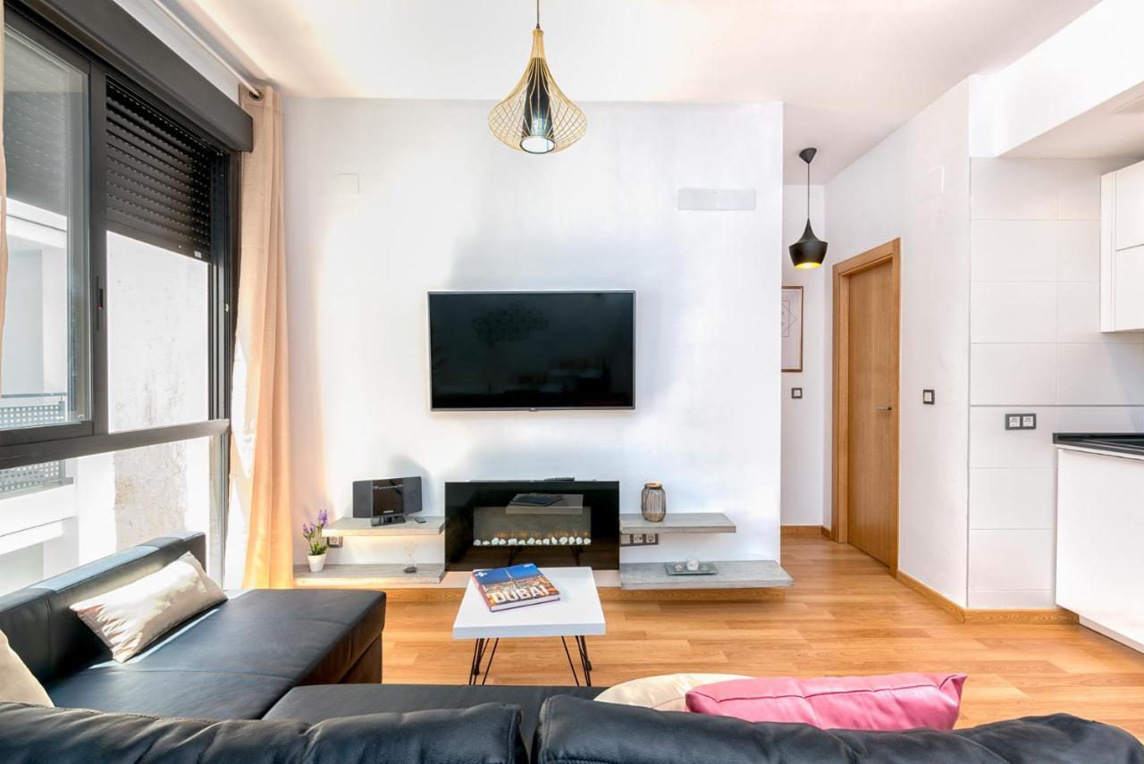 Apartmán Atico Con Terraza Ac 1Hab En El Centro Y Piscina Comunitaria Màlaga Exteriér fotografie