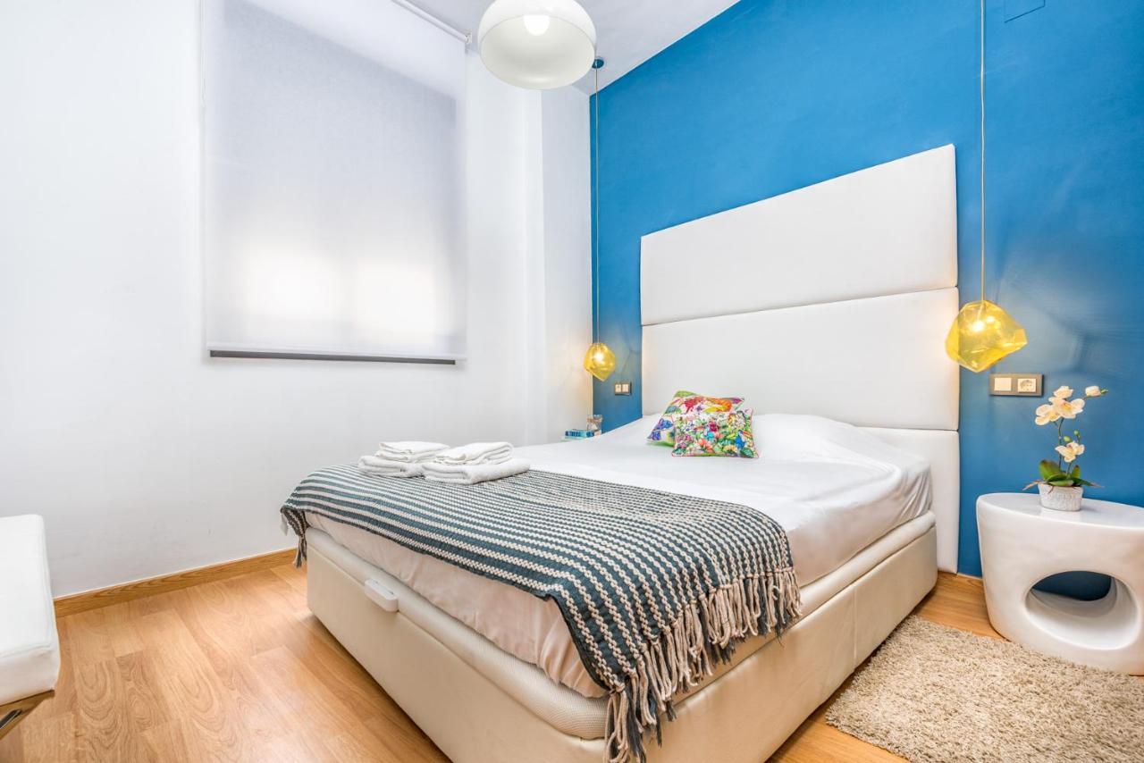 Apartmán Atico Con Terraza Ac 1Hab En El Centro Y Piscina Comunitaria Màlaga Exteriér fotografie