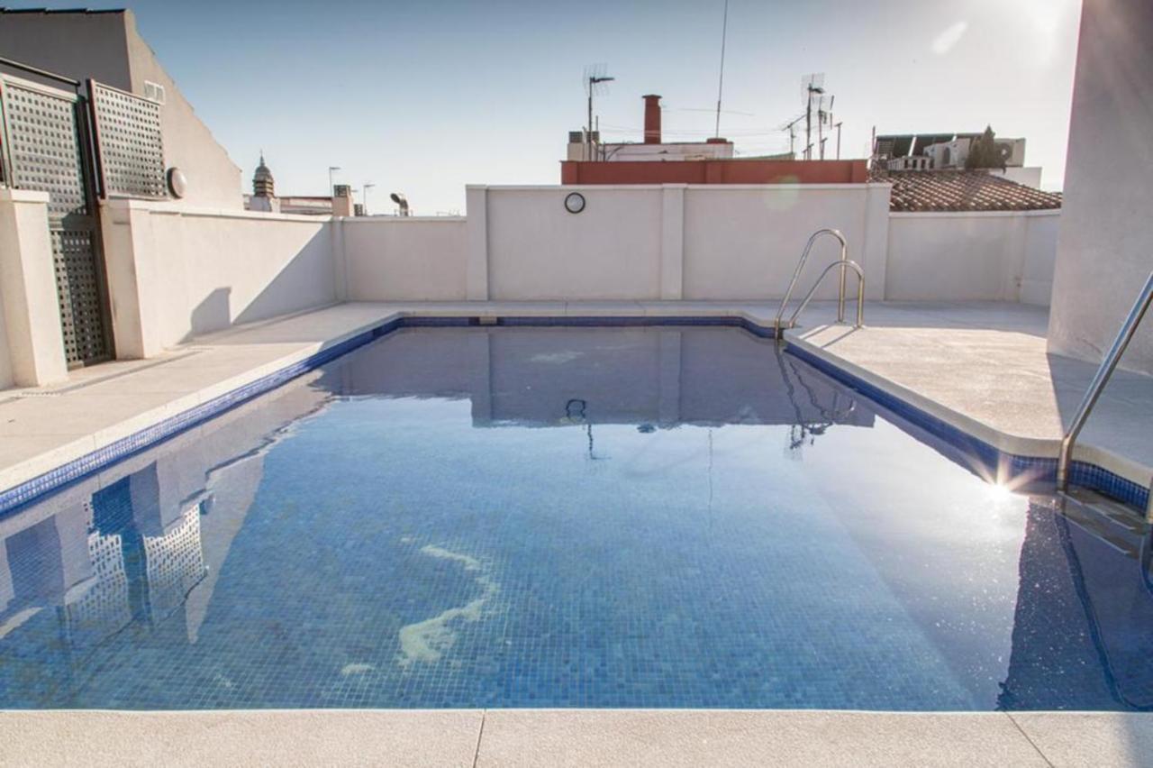 Apartmán Atico Con Terraza Ac 1Hab En El Centro Y Piscina Comunitaria Màlaga Exteriér fotografie